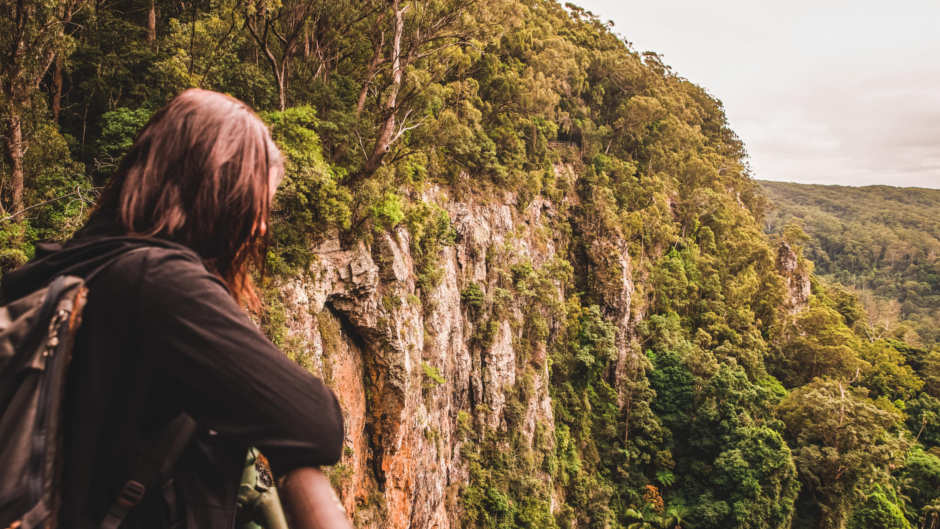 Prepare to be blown away by the majestic beauty of natural Australia!  Stunning ranges, ancient forests and cascading waterfalls ignore modern change as they continue their dance through time.
