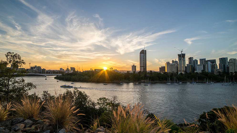 Join us for the ultimate Brisbane River Kayak Tour as you discover the wonderful views of the city by night!