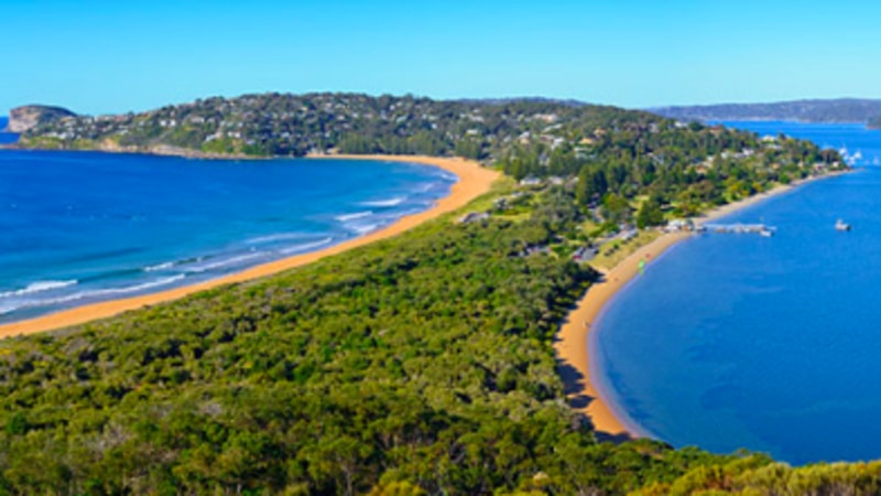 Take to the skies and experience breathtaking panoramic views of the Sydney coastline and harbour by plane.