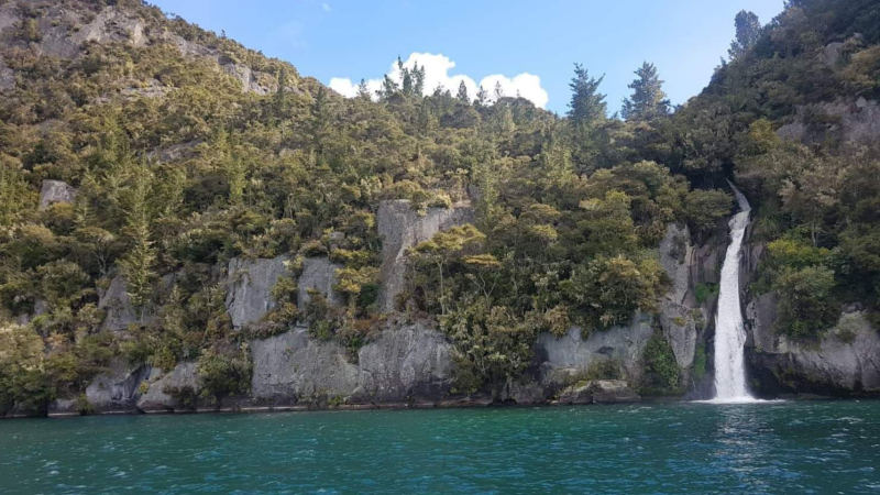 Jump on board the Bay2Bay Water Taxi and discover the hidden gems of Lake Taupo's stunning Western Bays... 