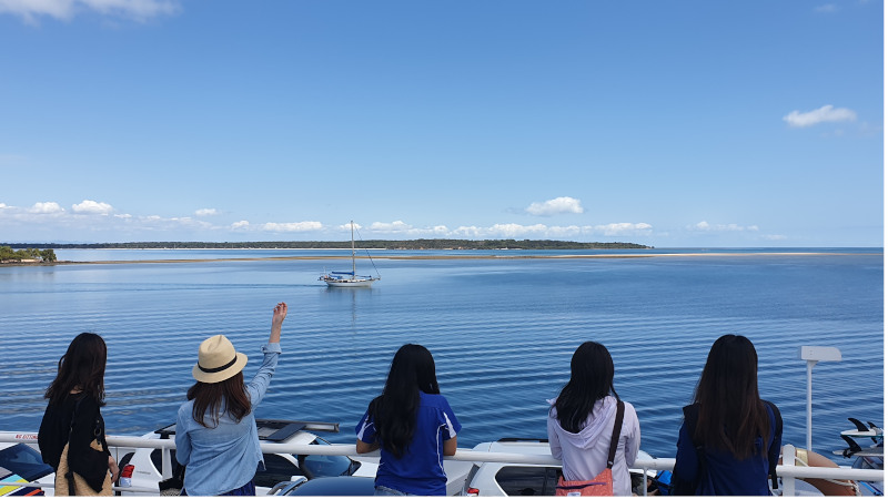 Explore North Stradbroke Island on a 4WD adventure with Coastal Island Safaris! We take a day tour to the beautiful subtropical island and along the way experience pristine swimming beaches, 4WD to a picturesque gorge, spot numerous wildlife species and enjoy a classic Aussie BBQ on the beach!