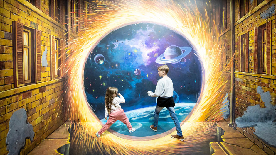 Step into a magical world of optical illusions and larger than life murals at Australia’s first Trick Eye Art Gallery!