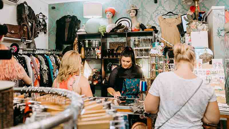 Experience and learn about the Hipster Culture as you walk and explore favourite Hipster hangouts in Cairns!