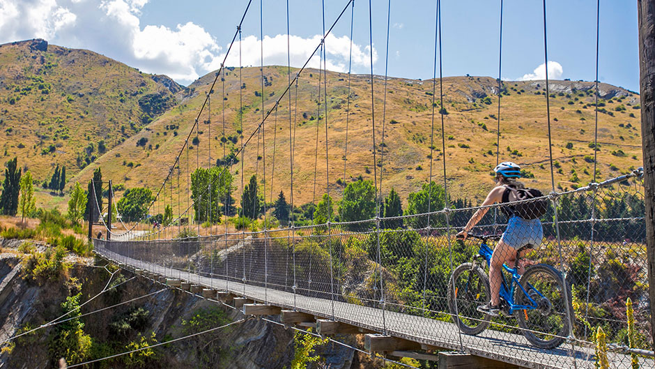 Explore Queenstown’s stunning outdoors with our half or full-day  with Giant  Hardtail Bike Hire!
