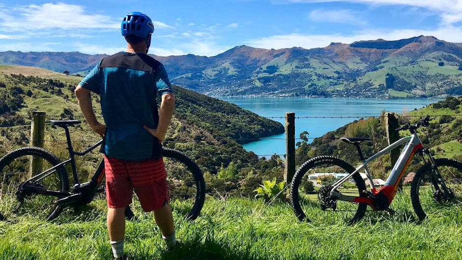 Explore and experience the stunning vistas around beautiful Akaroa with a self-guided electric mountain bike hire! 

