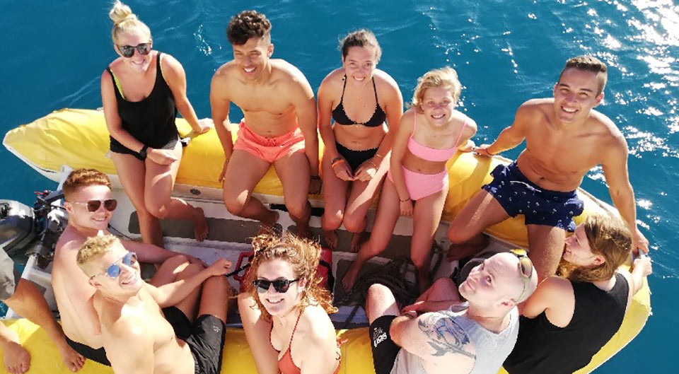 Join us on an incredible 2-Day 1-Night Whitsundays sailing getaway! See the best the Whitsundays has to offer onboard on our comfortable sailing boat, including delicious meals and fun cabin crew!