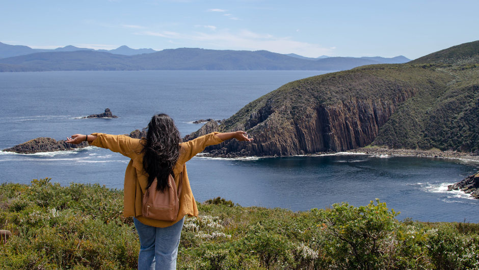 See for yourself the magic of Bruny Island with its picturesque landscape, impressive views and rainforest trails on this full-day guided tour.