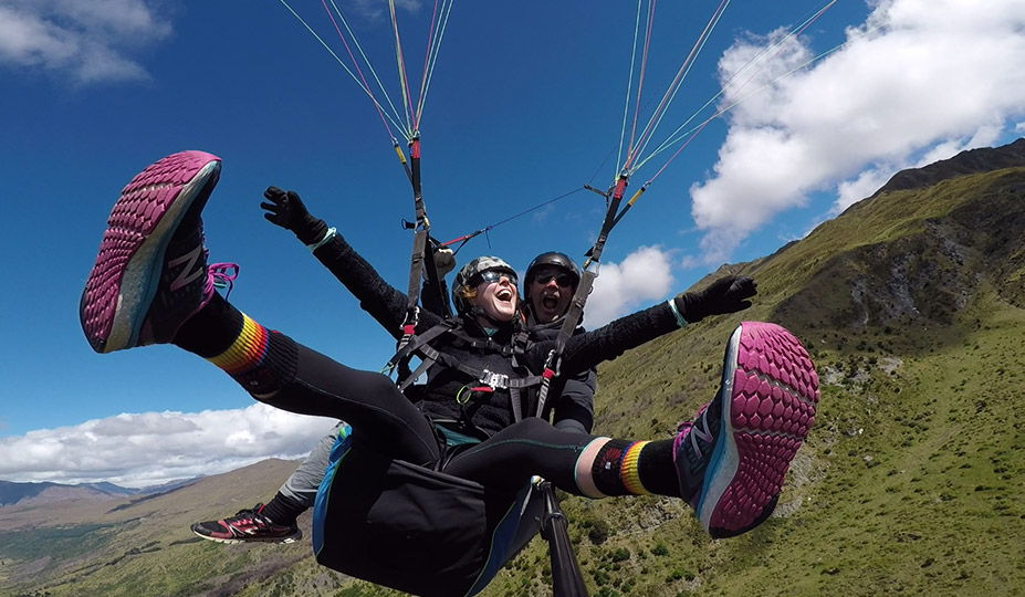 Join the finest tandem paragliding adventure in Queenstown and experience the thrill of flying!