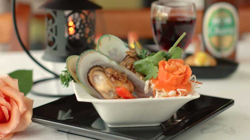 Come and enjoy an authentic dining experience at the Thai Classic.
With over 16 years experience in Authentic Thai Cuisine the Thai Classic is the place to go.

Bookme Special:  Main Thai Meal accompanied by either a glass of wine or beerworth $37 ( from only $15.90 )



