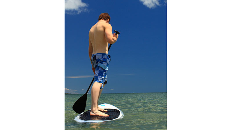 Get along to Aquavue in Hervey Bay for a 1 hour Stand Up Paddle session!