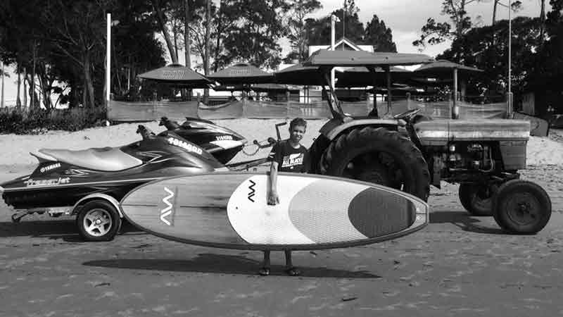 Hire a SUP in Hervey Bay for 2 hour and go explore the beautiful waters of the Fraser Coast!